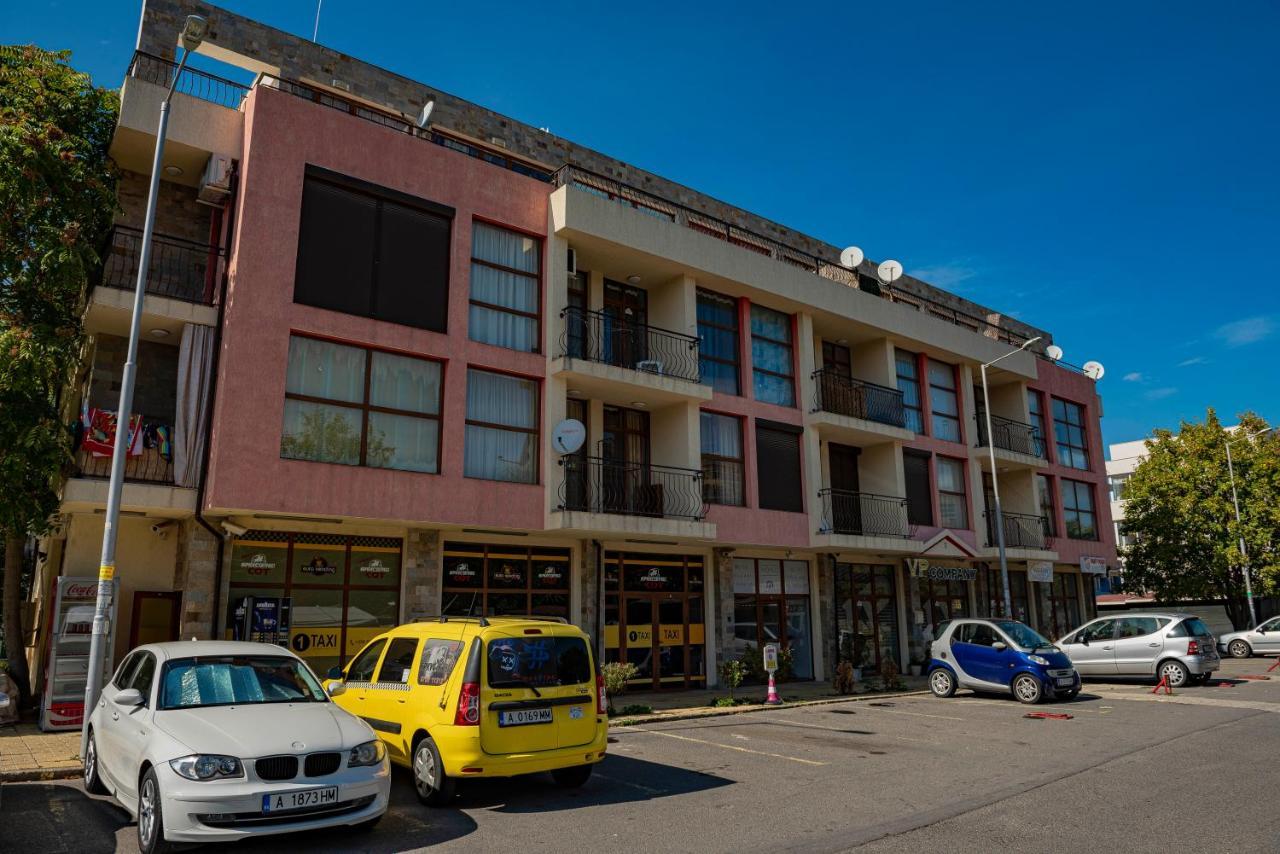 Menada Crystal Park Apartments Pantai Sunny Luaran gambar