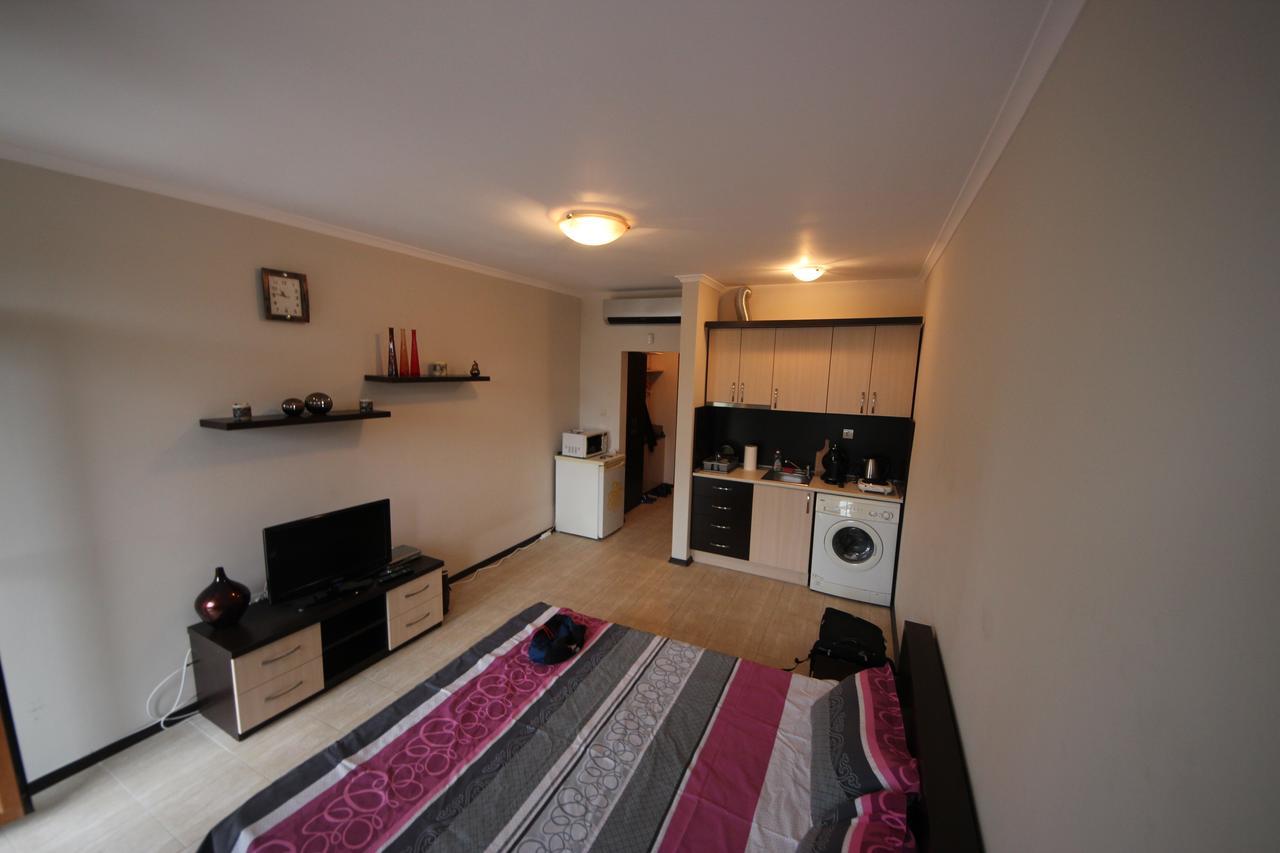 Menada Crystal Park Apartments Pantai Sunny Luaran gambar